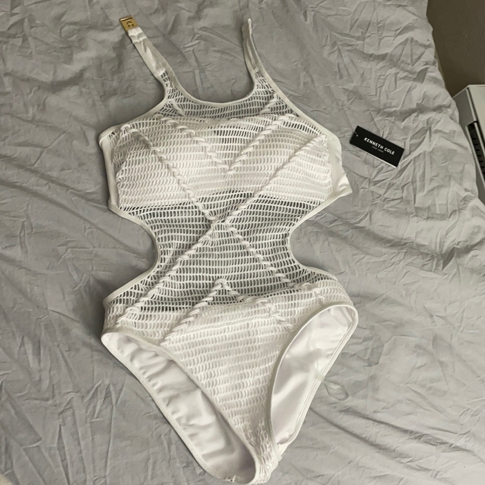 New With Tags Mesh Kenneth Cole one piece swimsuit size medium